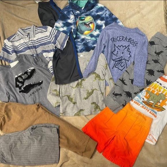 Other - Kids Dinosaur Themed Clothing Set 11 pieces